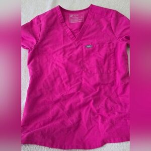 Figs Electric Orchid Scrub Top